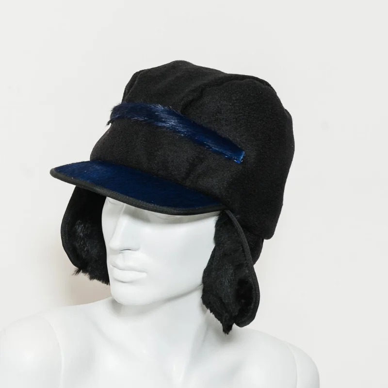 SHOP — NOEL STEWART Millinery display picture 3