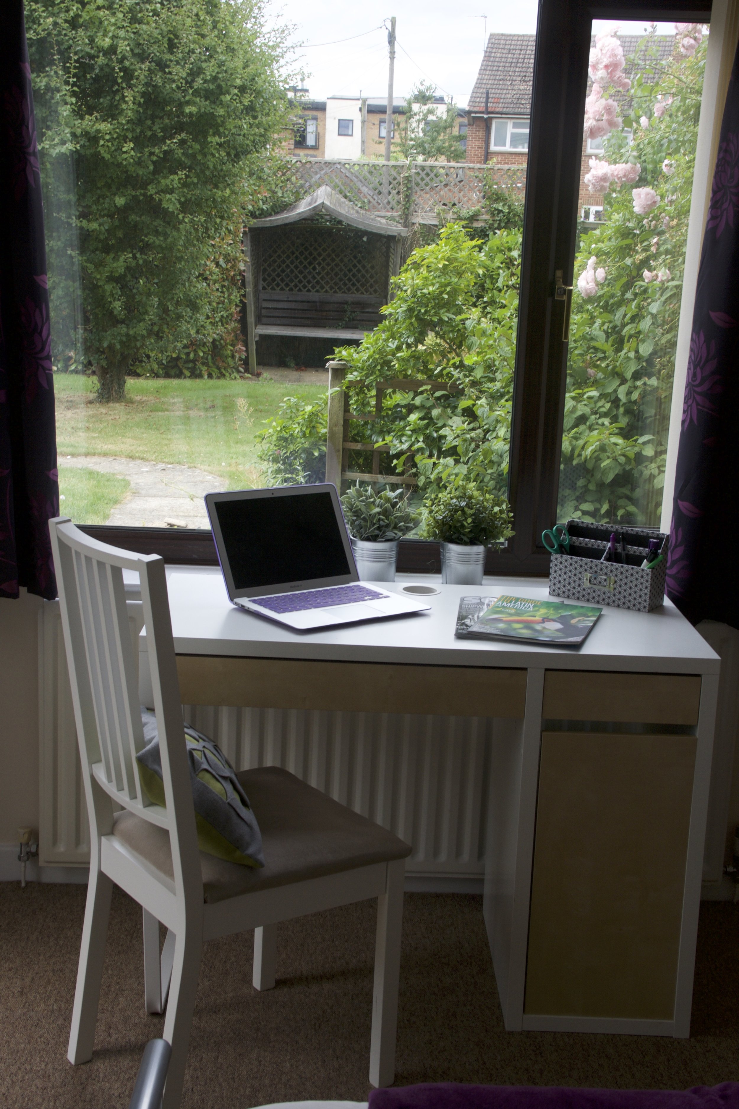 Room 1 desk by window.jpg