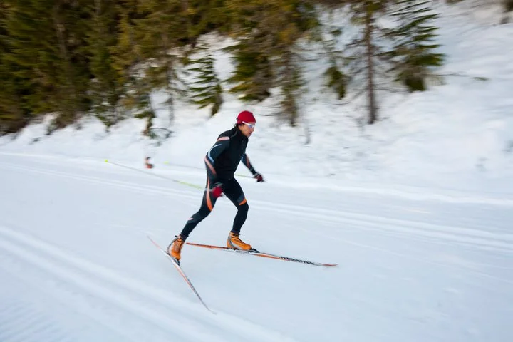 roberto_carcelen_skiing.jpg