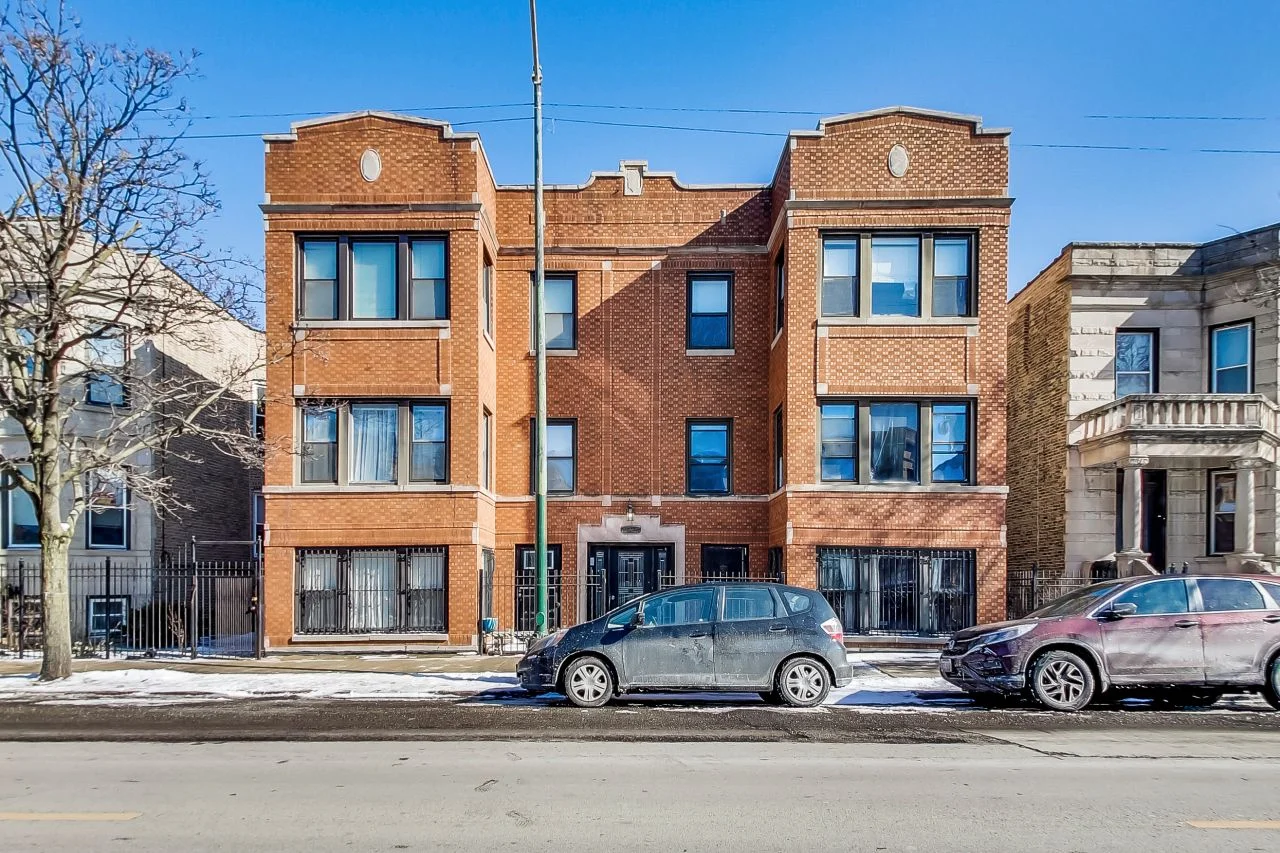 2429 N California Ave #1S - Logan Square 3 Bed | 3 Bath | Duplex