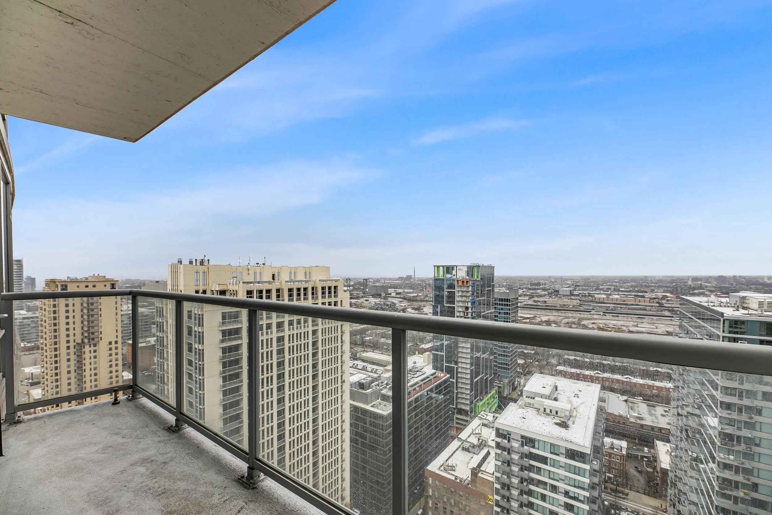 South Loop Real Estate for Sale 100 E 14th St Unit 3009 2 Bed + Den