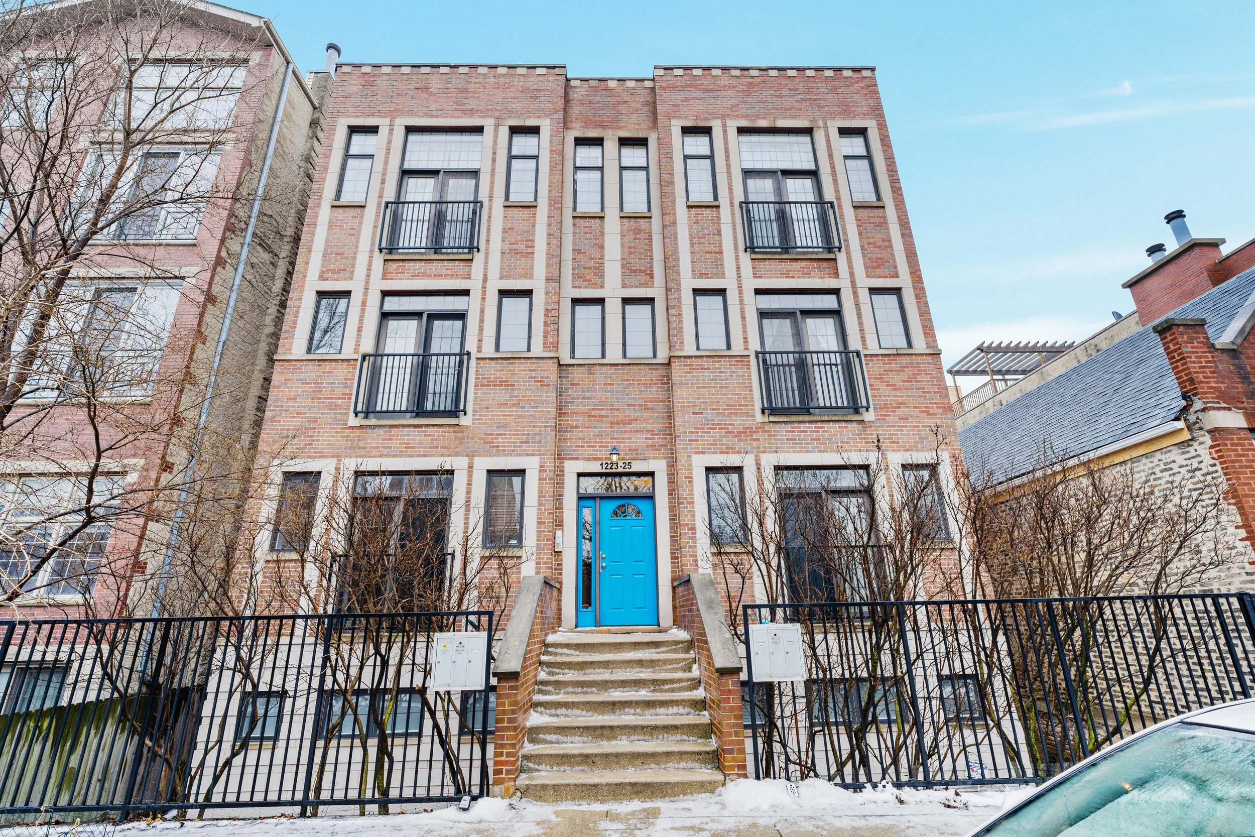 Noble Square Real Estate for Sale | 1223 N Greenview Ave Unit 2S