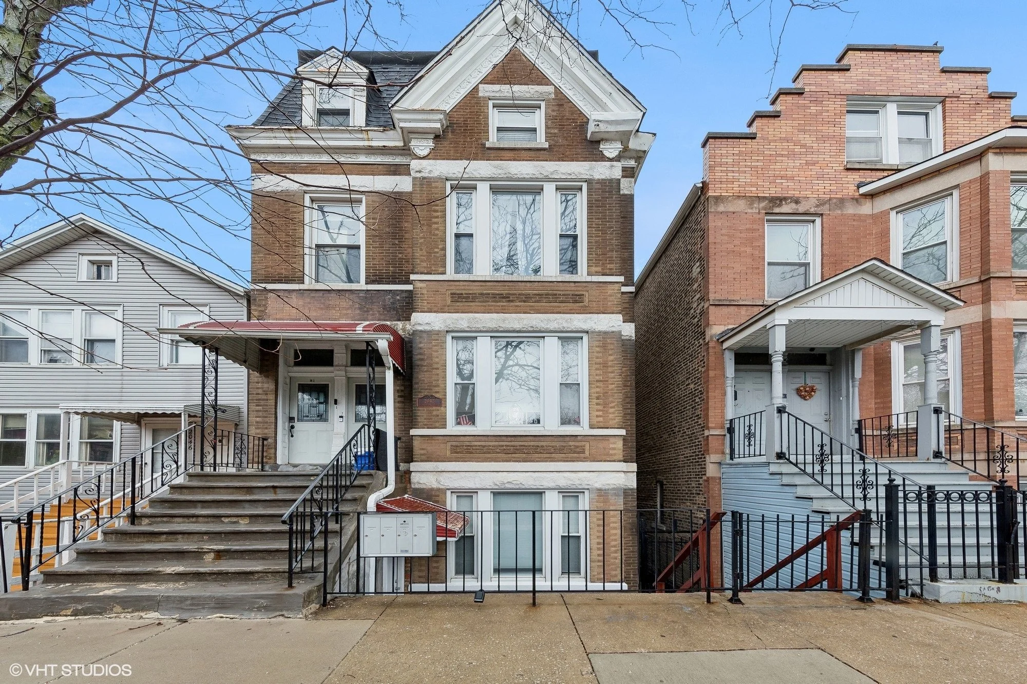 Pilsen Multi Family Property For Sale - 2042 W Cullerton St