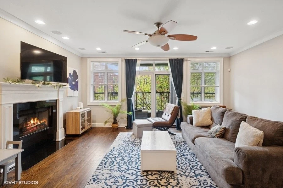 West Loop Real Estate | 1035 W Monroe St Unit 3 | 2 Bed 2 Bath