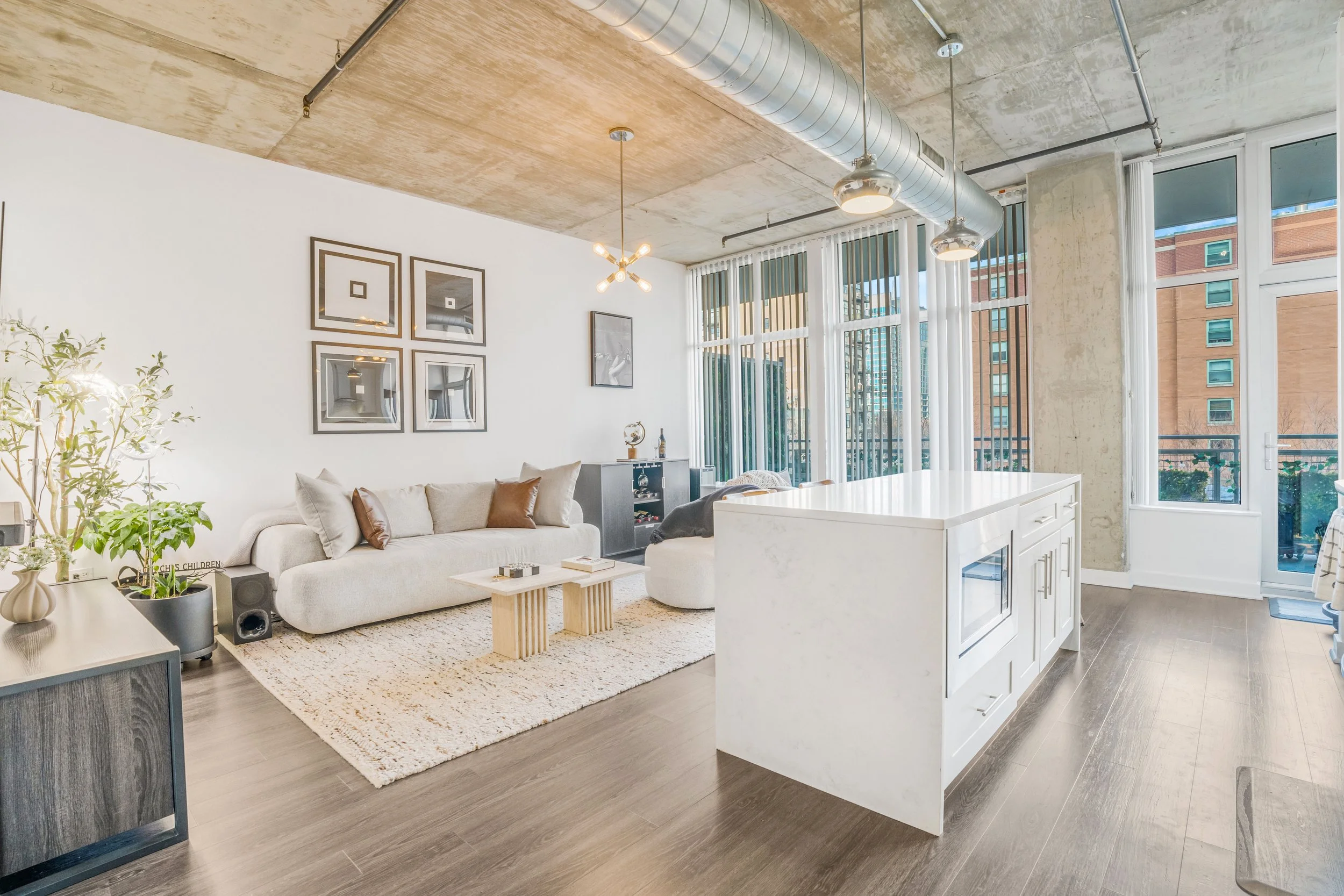 South Loop Real Estate | 50 E. 16th #403 | 2 Bed 1 Bath