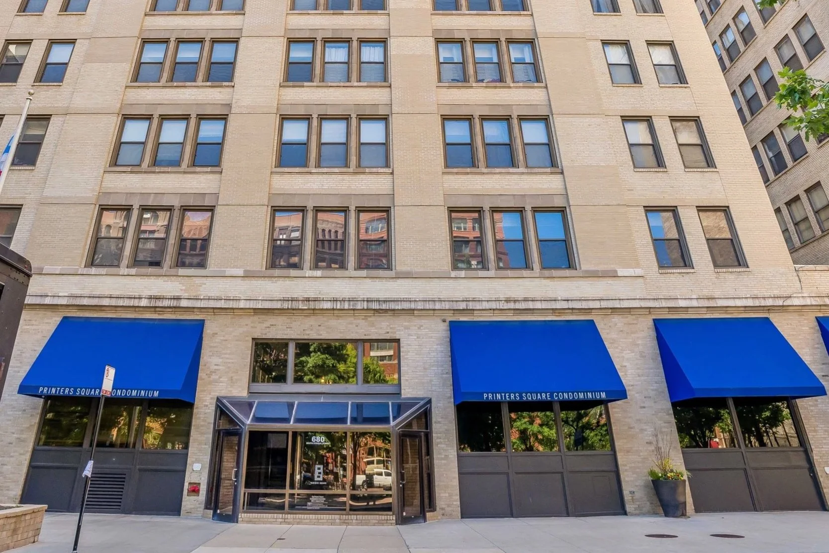 Historic Character Meets Modern Scaling: 680 S. Federal St. #601