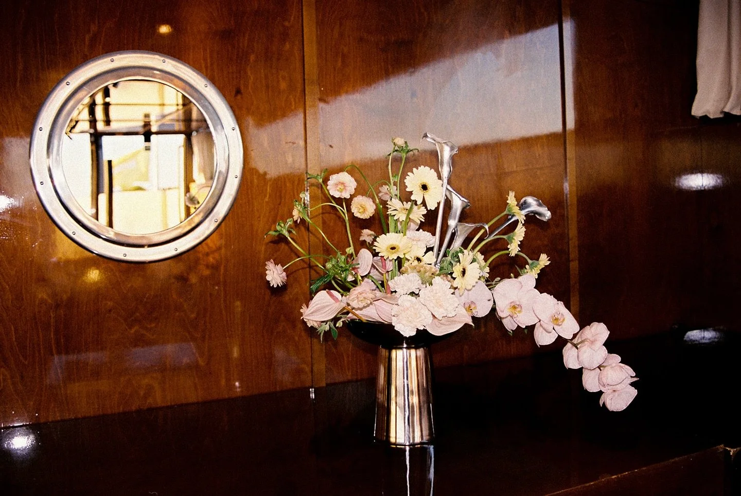 Flowers. 

@mudaricreative @tepeesauvage @capdantibesbeachhotel