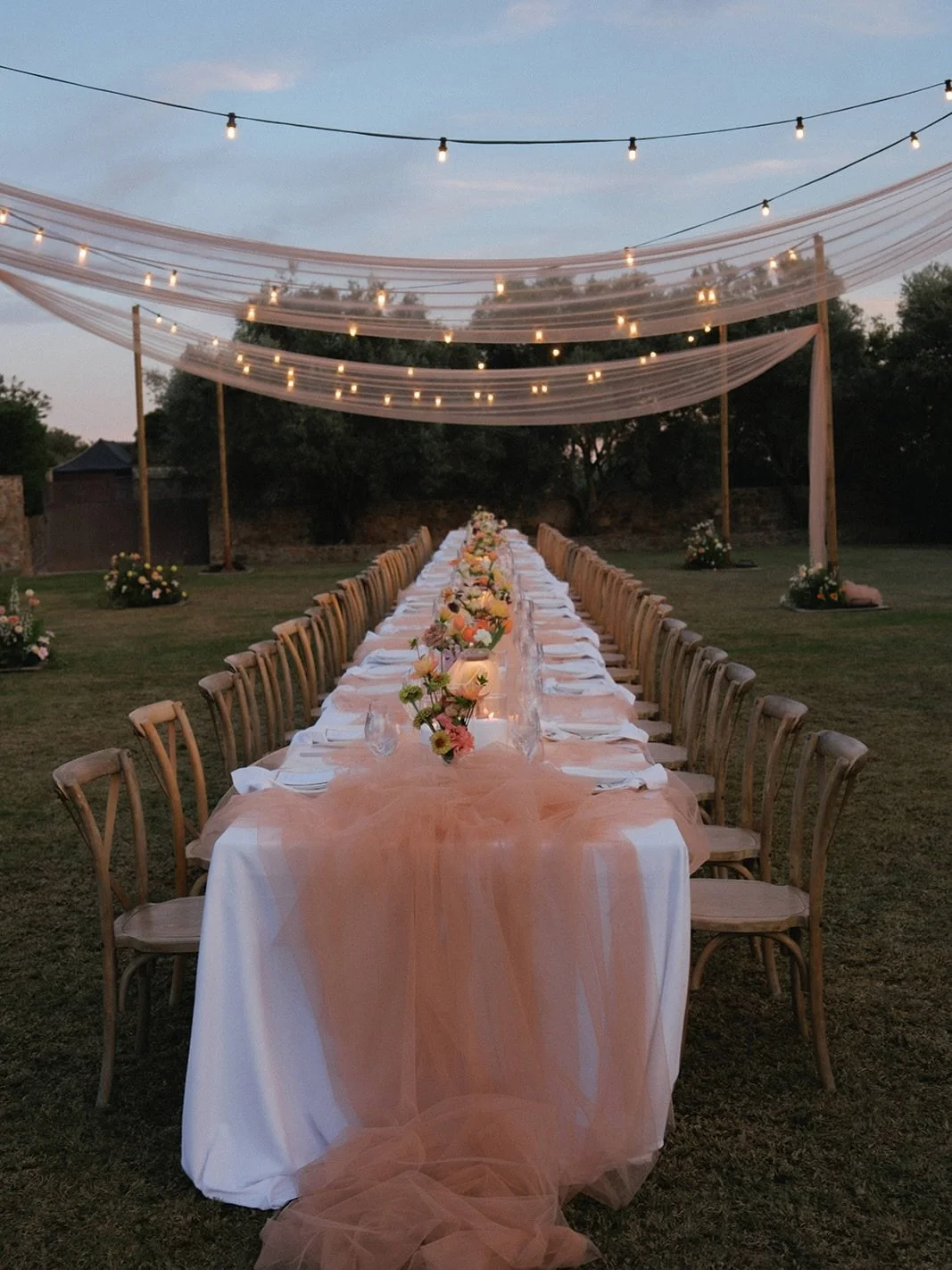 The beautiful last light of the day during Christina and Justin&rsquo;s wedding.

Alongside the wonderful team @la_ache__ at @mastorroella