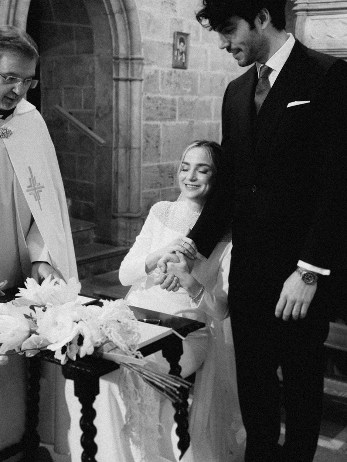 A long winter wedding day here in my city 🧡 Plenty of energy, beautiful sunlight, an inspiring couple, and a brass band that pulled everyone onto the dance floor.

with @adriand_rm @giuliacherosu @makeupbynasty
@vallesademandor @eltallerdeclo