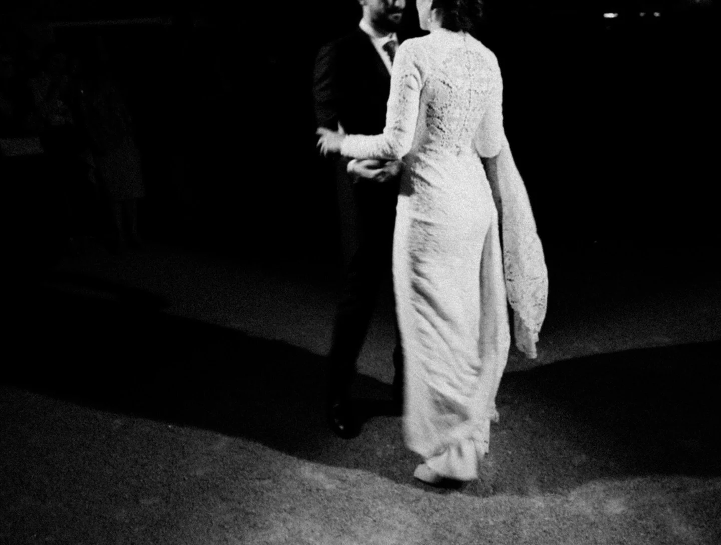 A first dance.

@norwud_ 
@candelamontesinos 
@v_bou95 
@grupoelalto 
@masiaaldamar 
@j.ceres_films 
@audioprobe