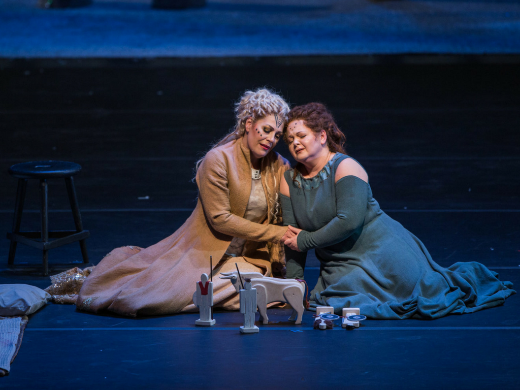 Sondra Radvanovsky and Elizabeth DeShong in Norma . (Photo: Andrew Cioffi)