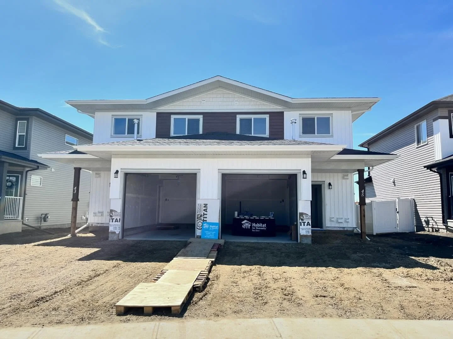 So thankful to be a part of @habitatforhumanityreddeer&rsquo;s home dedication ceremony. We&rsquo;ve worked on 16 units (maybe more!?) and hope to be a part of the process of helping our community and helping families become homeowners. 

These homes