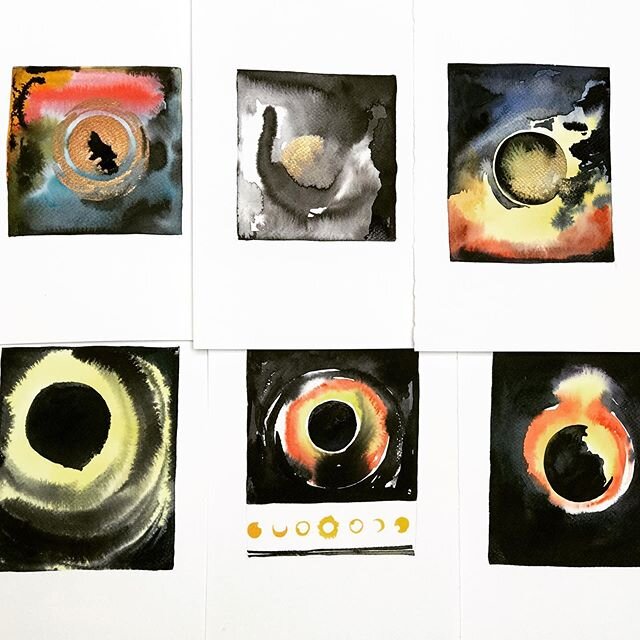 Sometimes it&rsquo;s lovely to just experiment with paint. Eclipse studies. 11 x 7&rdquo; or a little smaller. #hazeljarvisstudio #playingwithpaint #mixedmedia #ink #miniabstract #thesky #eclipsestudies #eclipse #linkthereforiam #painttherapy #hazelj