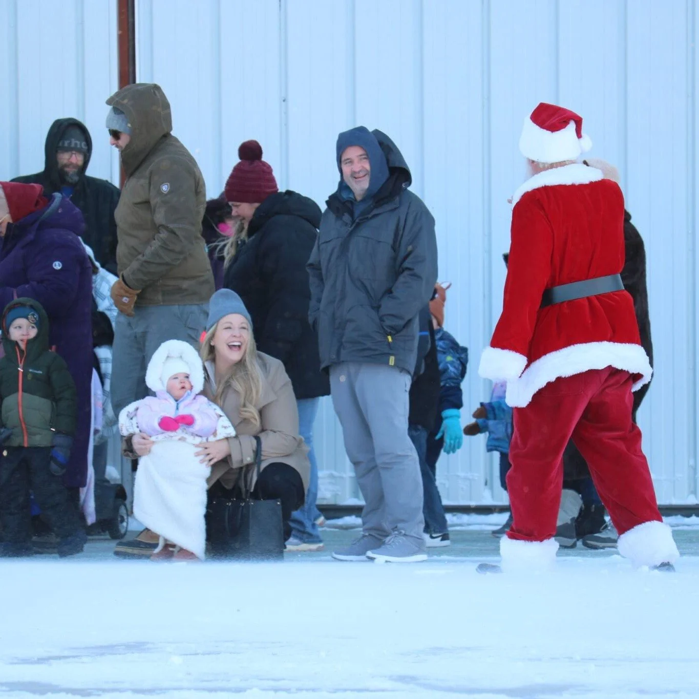 Santa arrived safely at the Fargo Air Museum this morning with the wonderful team from Sanford AirMed 🎅🚁

Thank you to all who braved the cold and warmed our hangar with holly jolly cheer!