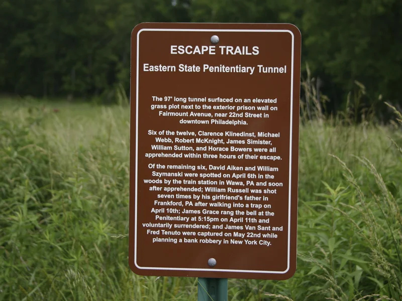 Escape_Trails02.jpg