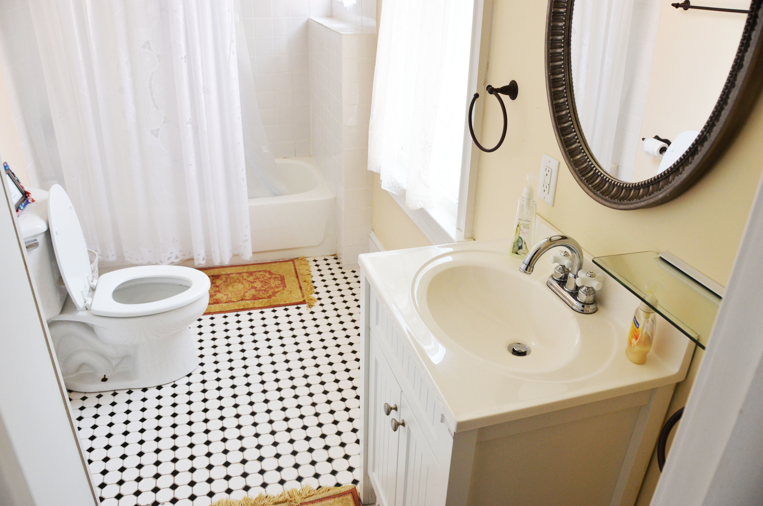 FirstFloorBedroomBathroom4 copy.jpg