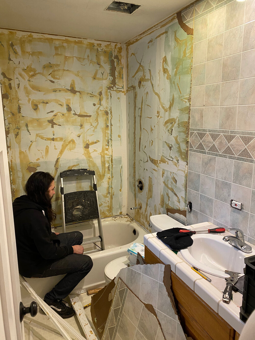 Main-Bathroom-Remodel-Jan2021_QuinnsPlace-10.jpg