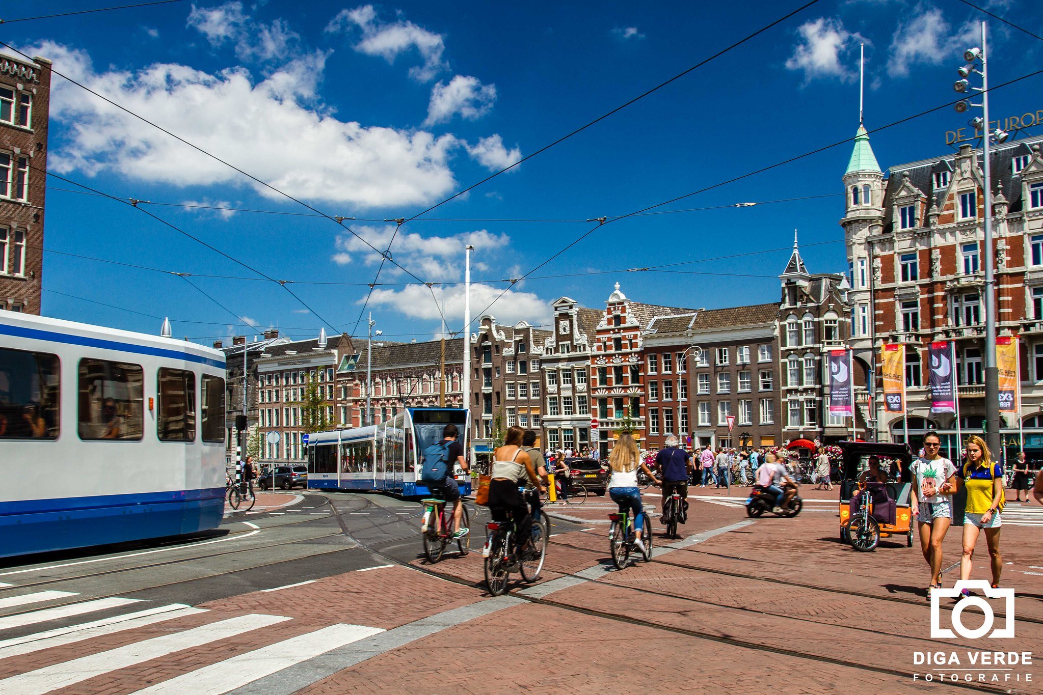 In Amsterdam, different modes share the same space. Photo Credit: Diga Verde