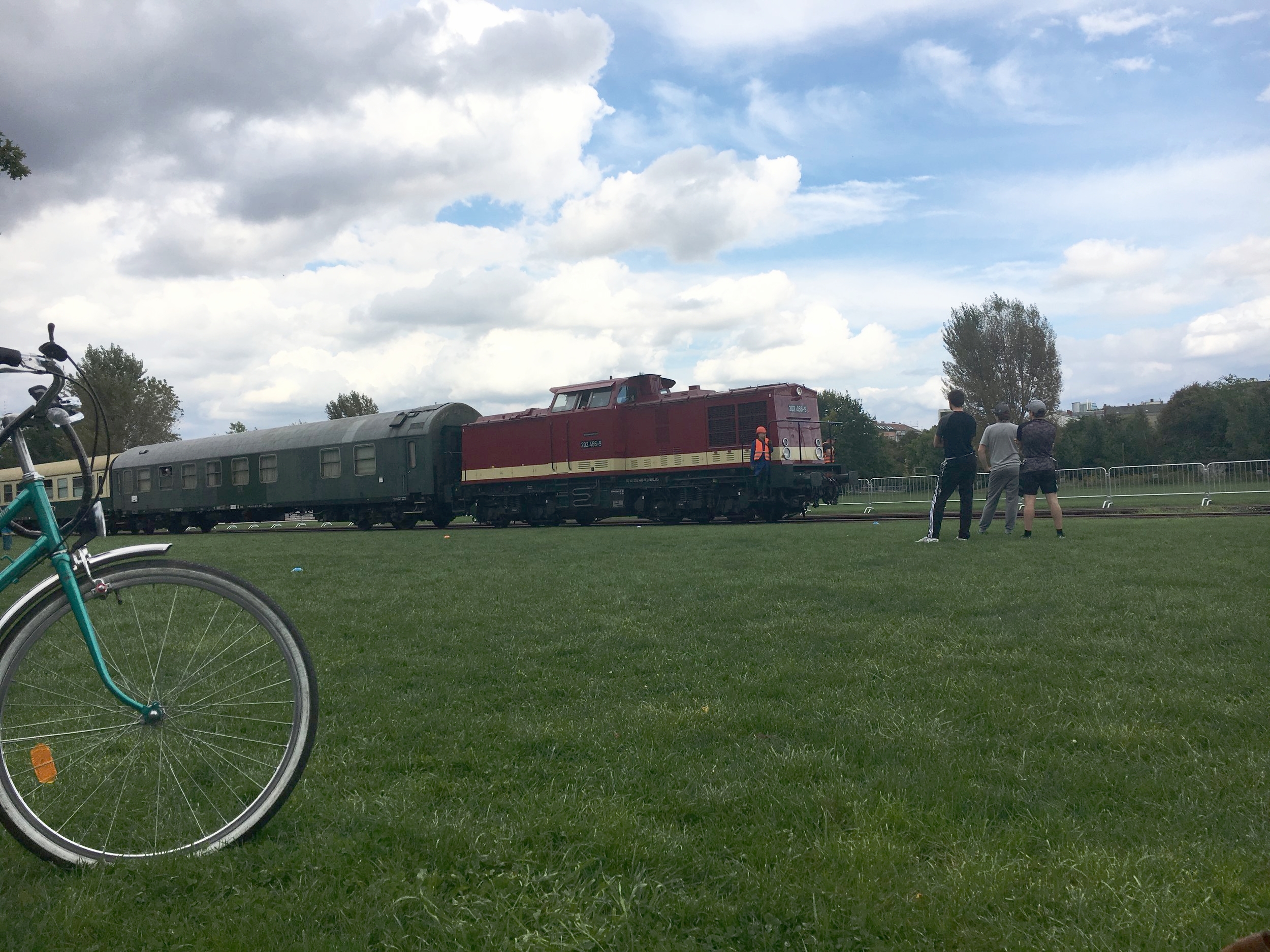 Berlin_Park-Gleisdreieck_Train.jpeg