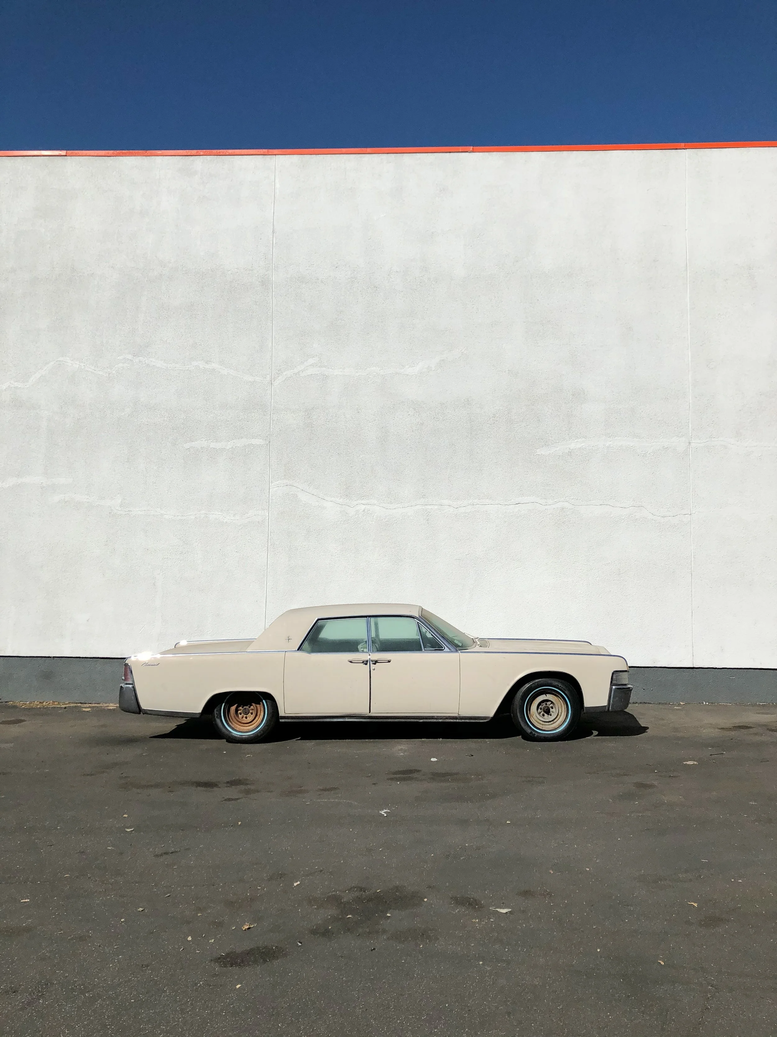 Beige Lincoln
