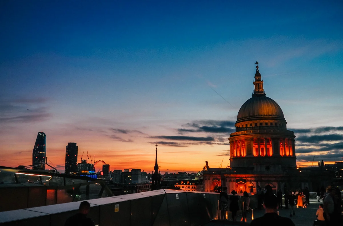 st pauls cathedral london eye.jpg