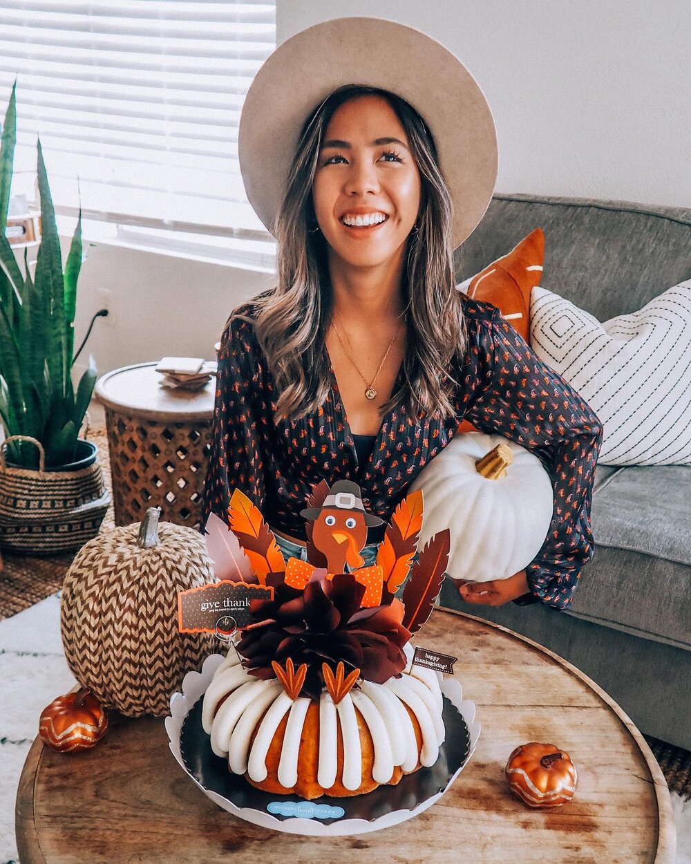 What brings you JOY? ☺️🧡 The NEW &ldquo;Give Thanks&rdquo; Decorated Bundt Cake from
@NothingBundtCakes reminds me of all the things that make life sweet and joyful: my family, my fiance,
my friends, my dog, and my new house! Plus, I love how it inc