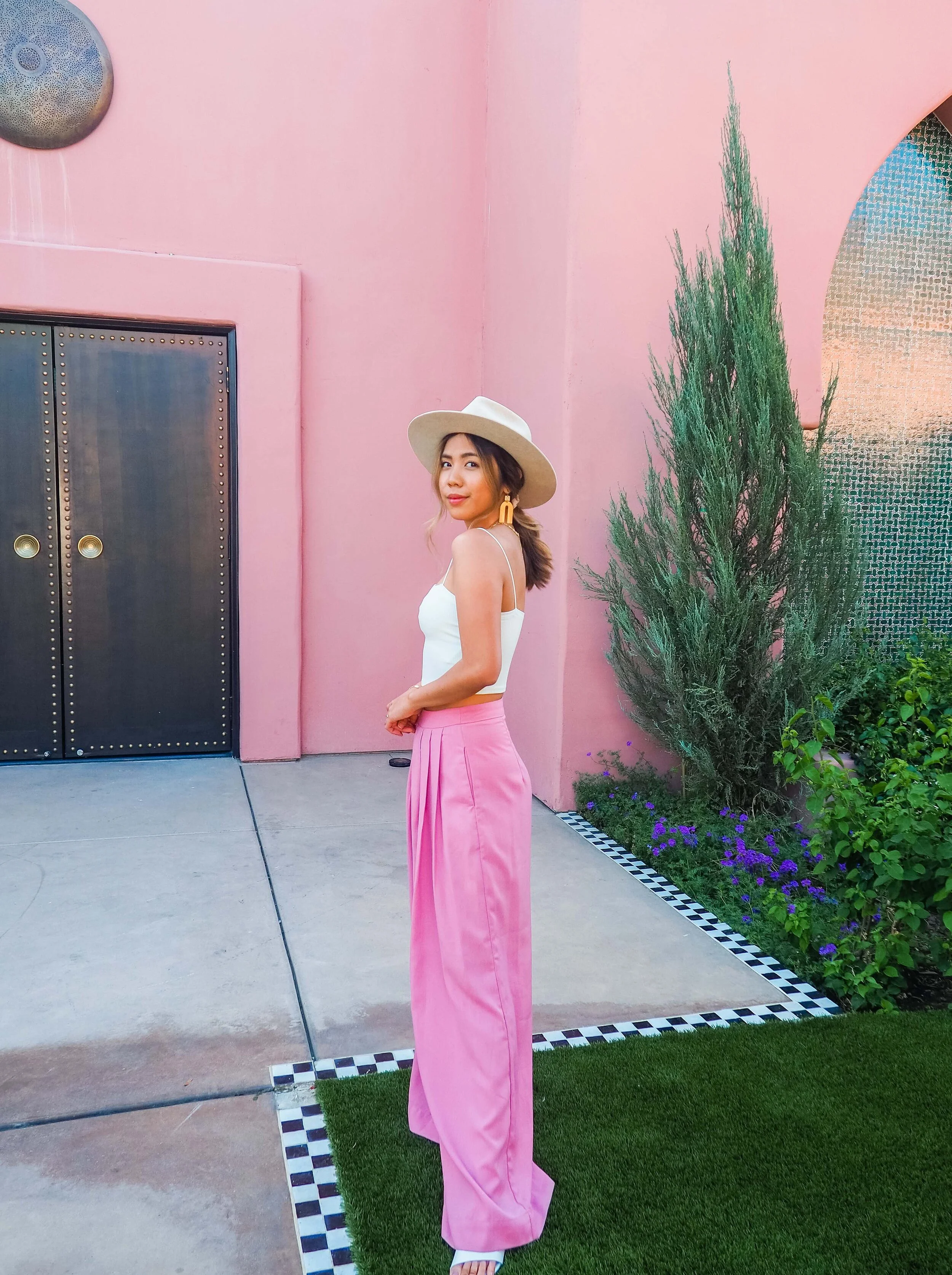 Styling Tips For a Picture-Perfect Palm Springs Trip — When She Roams