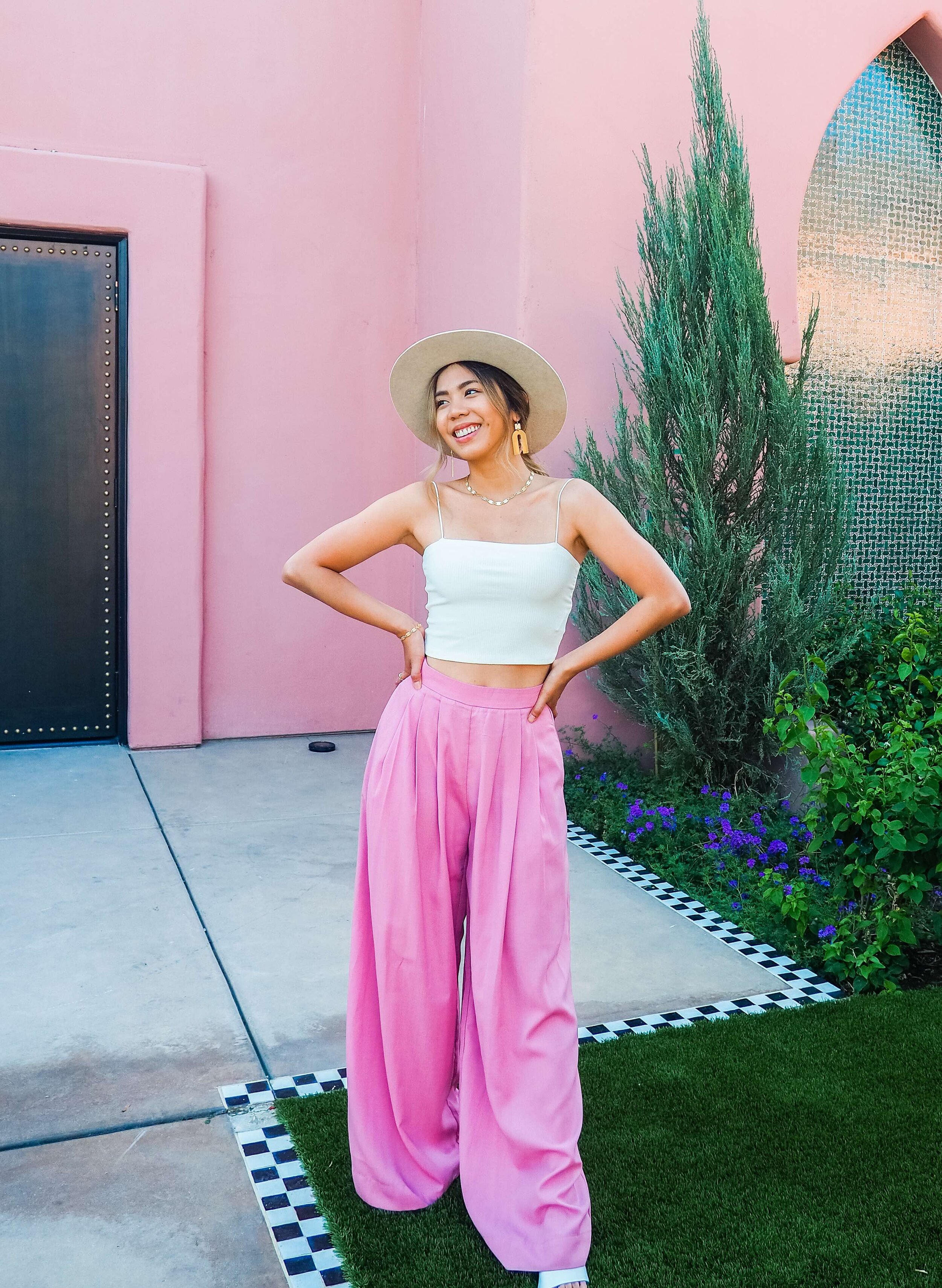 Styling Tips For a Picture-Perfect Palm Springs Trip — When She Roams