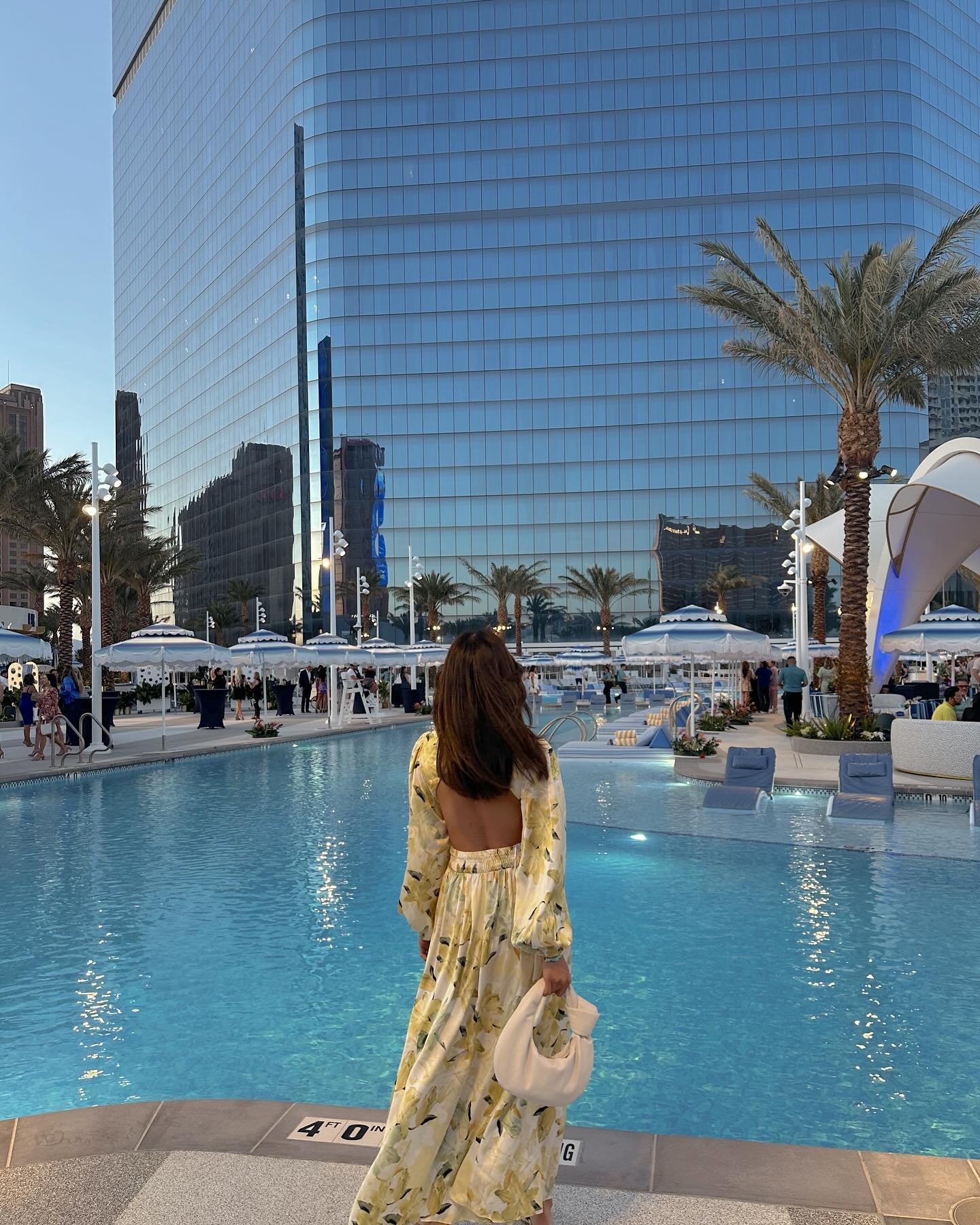 About last night&hellip; 🍾🏝️🍰💃✨

Where do I even begin? @fontainebleaulasvegas @modernluxury grand opening party had it all: heavenly cuisine, irresistible drinks, and a splashy @missoni fashion show. Excited to come back and soak up the sun at t