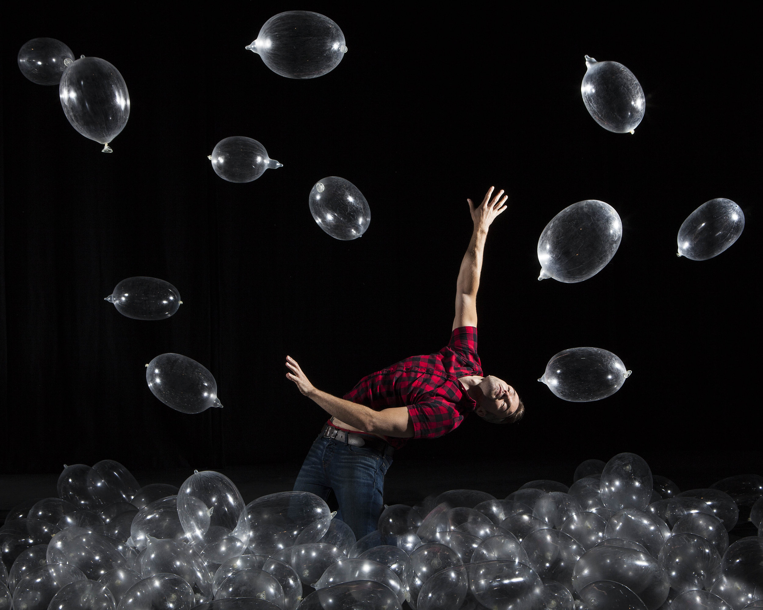 Photo: Maria Falconer. Dancer: Vince Virr. 