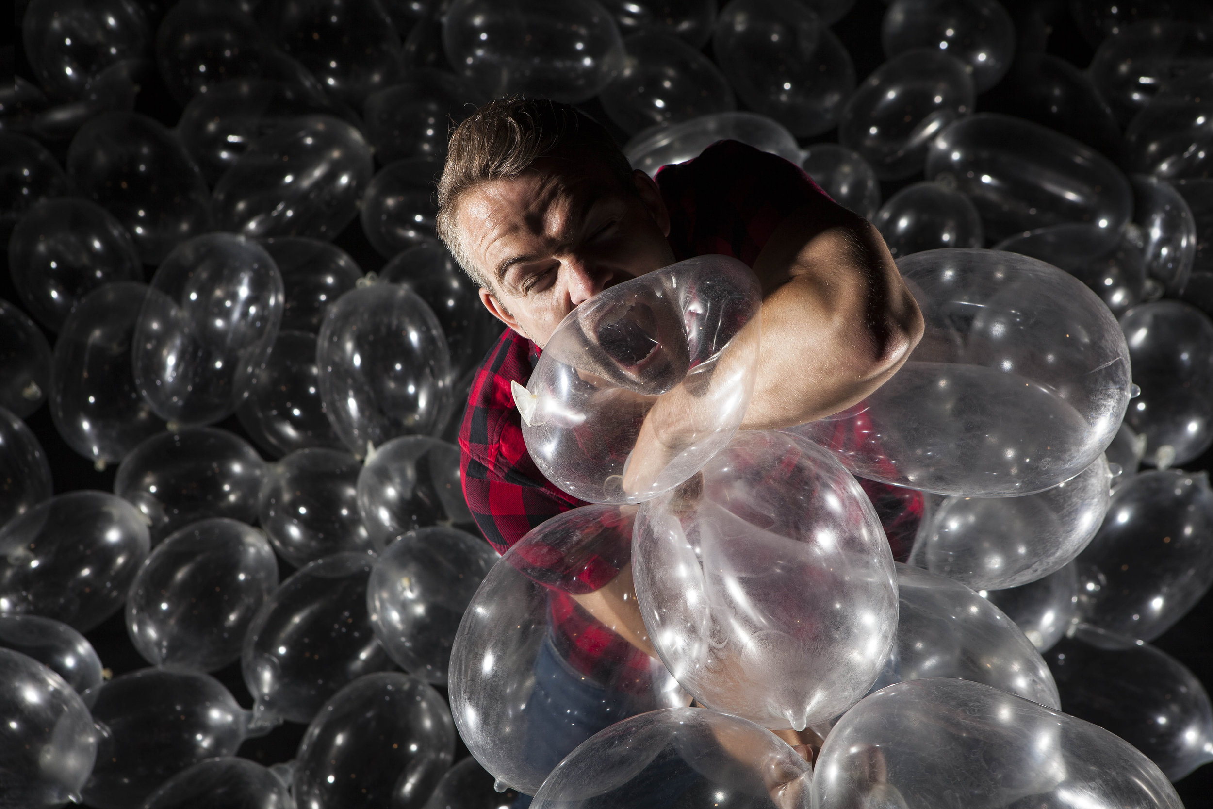 Photo: Maria Falconer. Dancer: Vince Virr. 