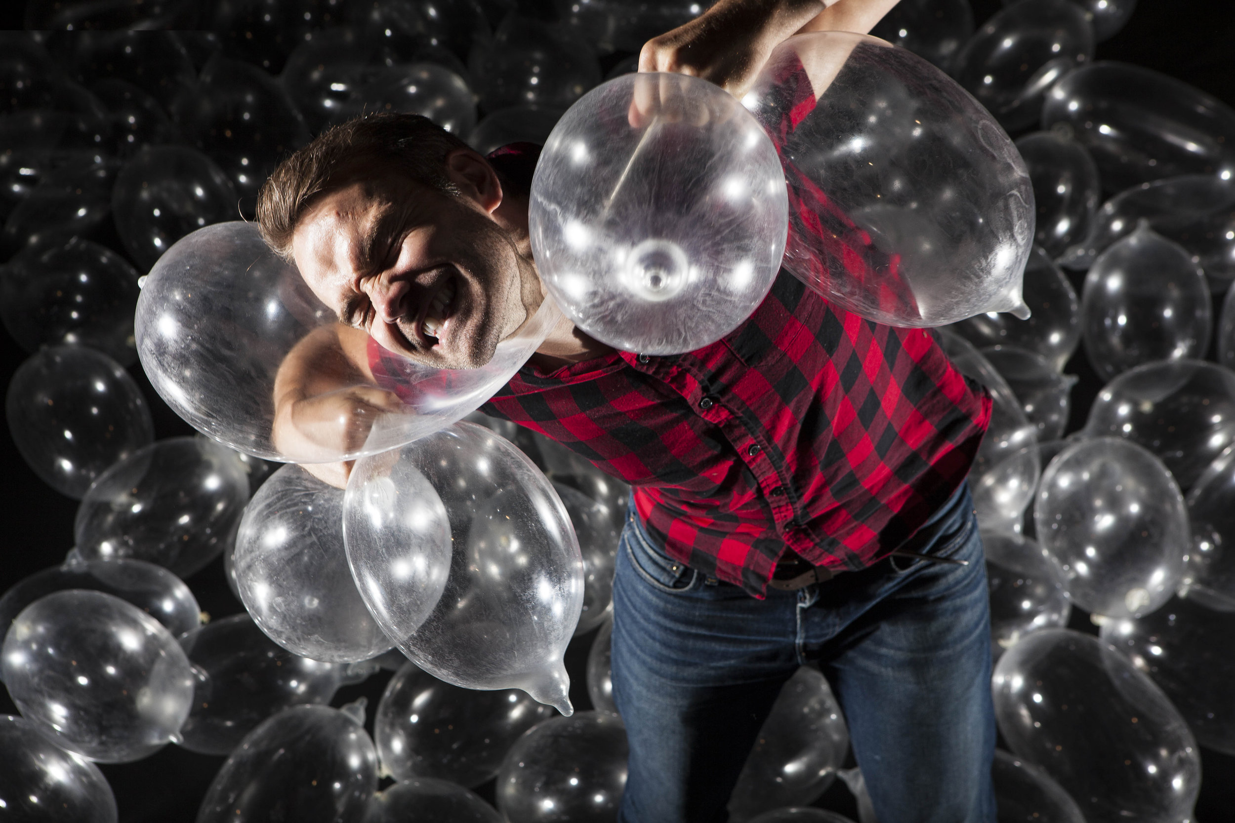 Photo: Maria Falconer. Dancer: Vince Virr. 