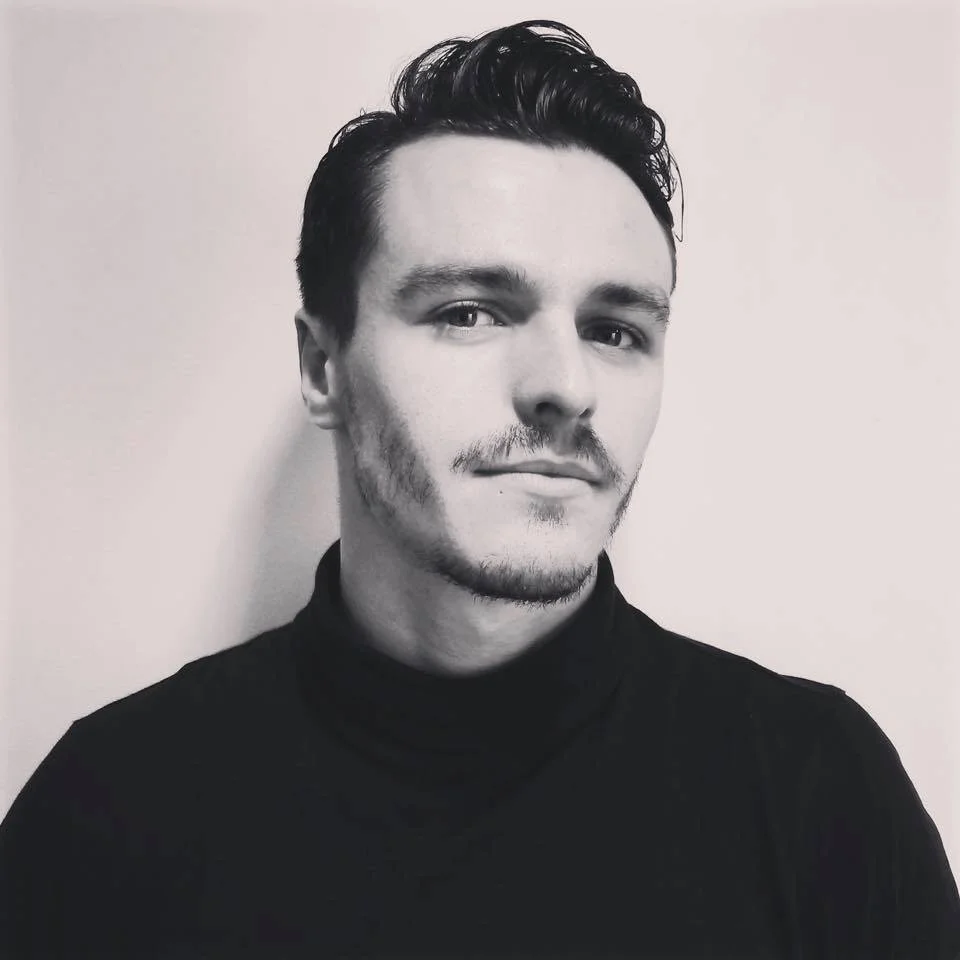 Born and raised in Newcastle Upon-Tyne, Robert began B-boying at the age of 15, quickly joining the world renowned Bad Taste Cru, with whom he battled, taught and performed with internationally, and continues to do so. In 2015, Robert graduated from the Northern School of Contemporary Dance with a first class honours degree and the Carolyn Woolridge award for outstanding performance. He then went on to tour with the post-graduate company Verve 16, under the artistic direction of Gianluca Vincentini, performing across the UK and Europe. Over his performing career, Robert has worked with choreographers such as; Anton Lachky, Richard Chappell, Renaud Wiser, Robby Graham, Josh Hawkins, Efrosini Protopapa and Anthony Lo-Guidice. At the beginning of 2017, Robert began creating his own work after being awarded a commission from Dance city. “Them..” a duet choreographed in collaboration with Clementine Telesfort, premiered at Dance City as part of Dance Edits in October of the same year. Rob performed in Shaper/Caper’s mass participation show for the opening of V&A Dundee.