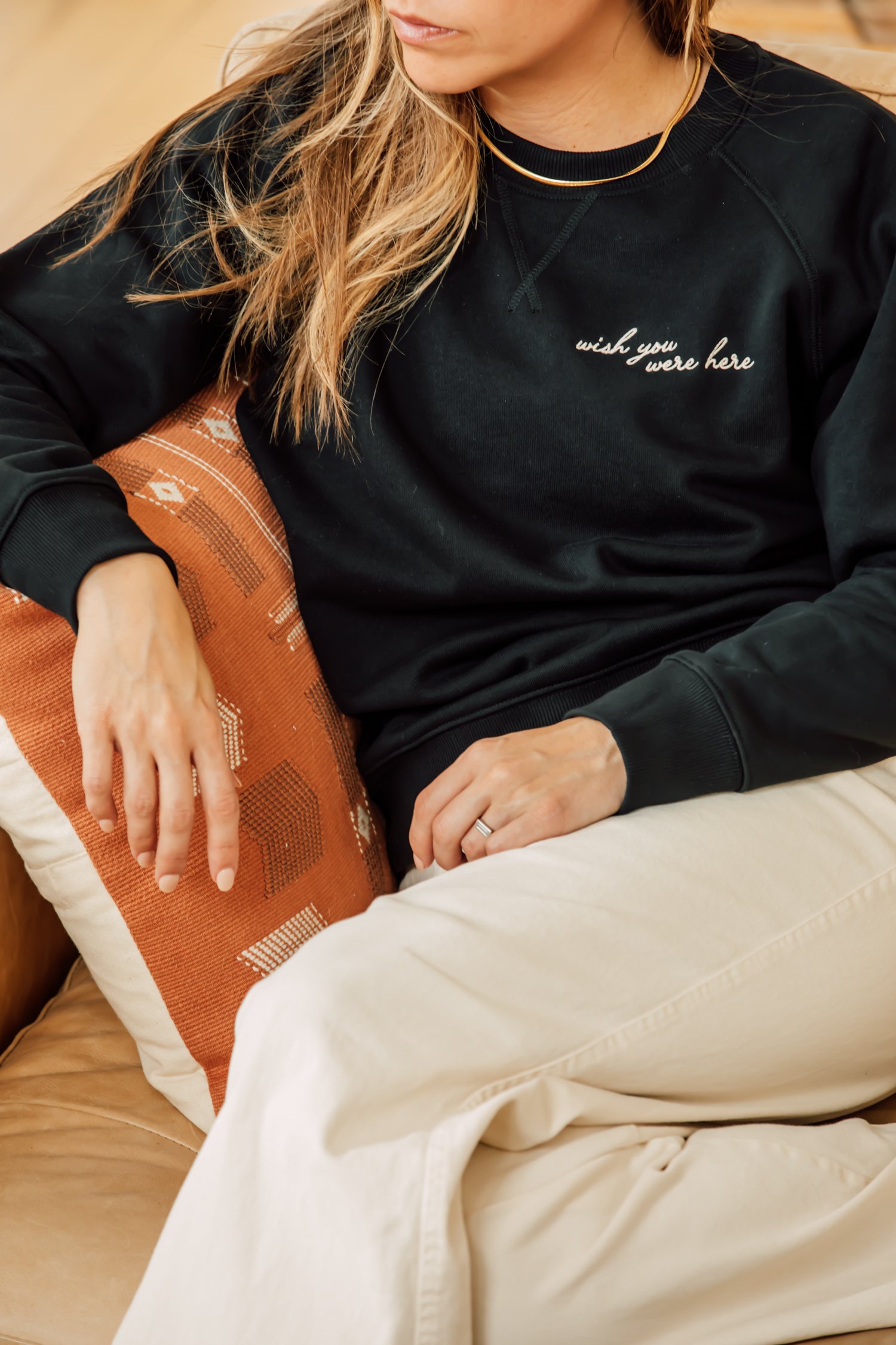 WT-SHOP-Sweatshirt-Marianna Jamadi-1.jpg