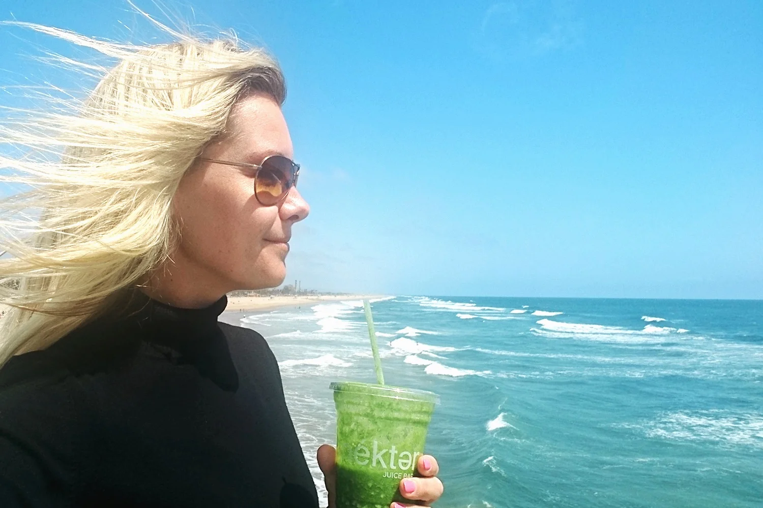 3-positive-ways-start-the-day-with-nutrition-juice-vitamins-character-32-c32