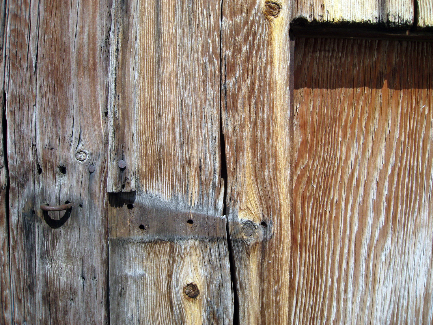 displaced-hinge3.jpg