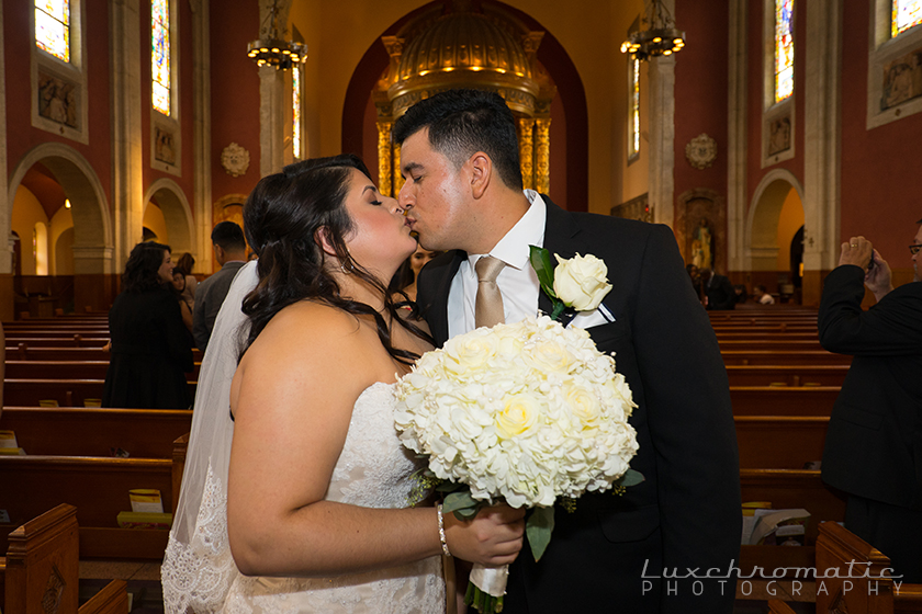 Michelle_Rudi-1418_luxchromatic-san-francisco-bay-area-california-wedding-photography-bride-groom-style-me-pretty-green-wedding-shoes-inspiration-engaged-marriage-bridesmaids-gown-dress-the-knot-golden-gate-bridge-portrero-hill-skyline.jpg