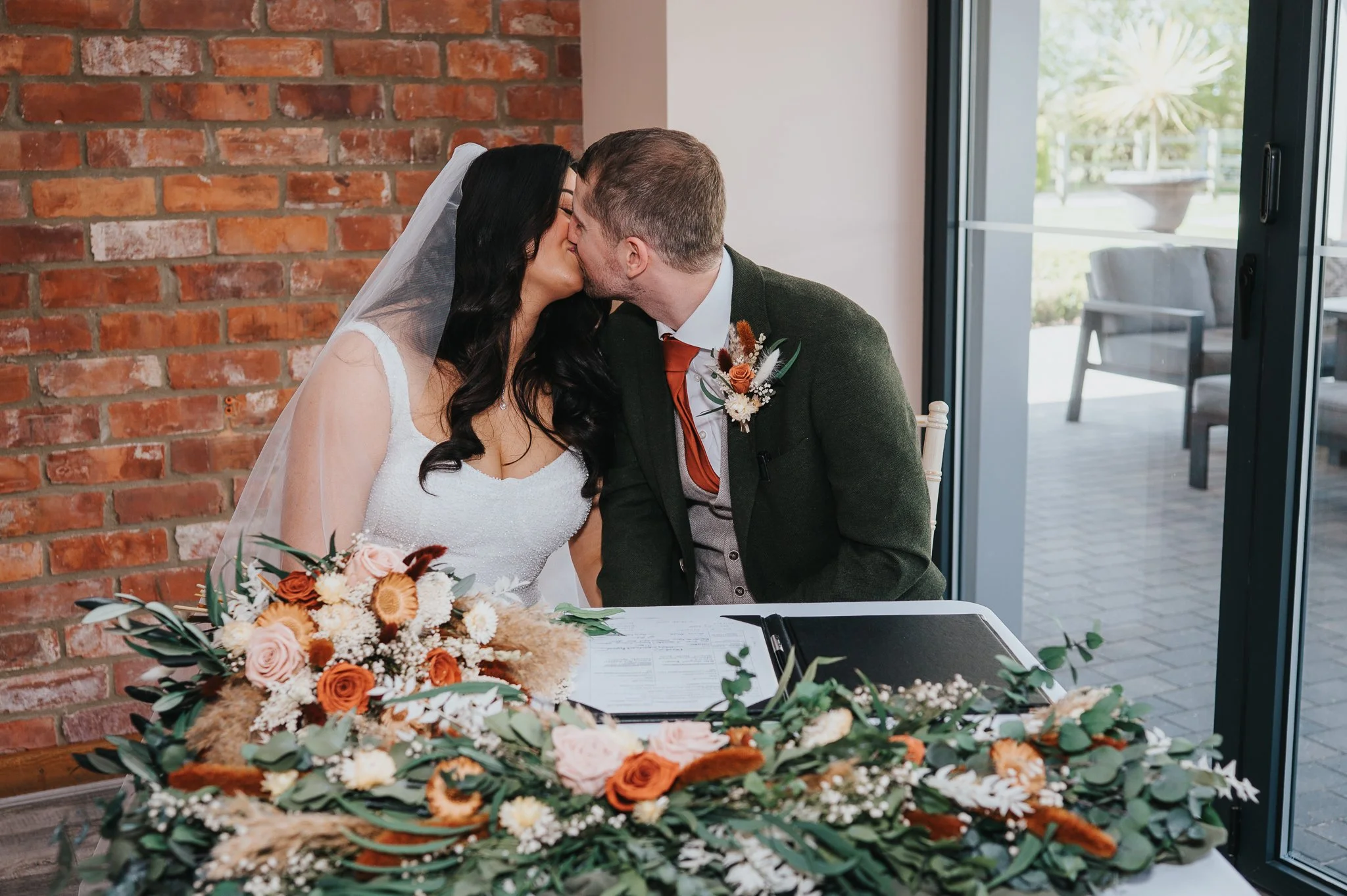 Hannah & Danny Wedding-076.jpg