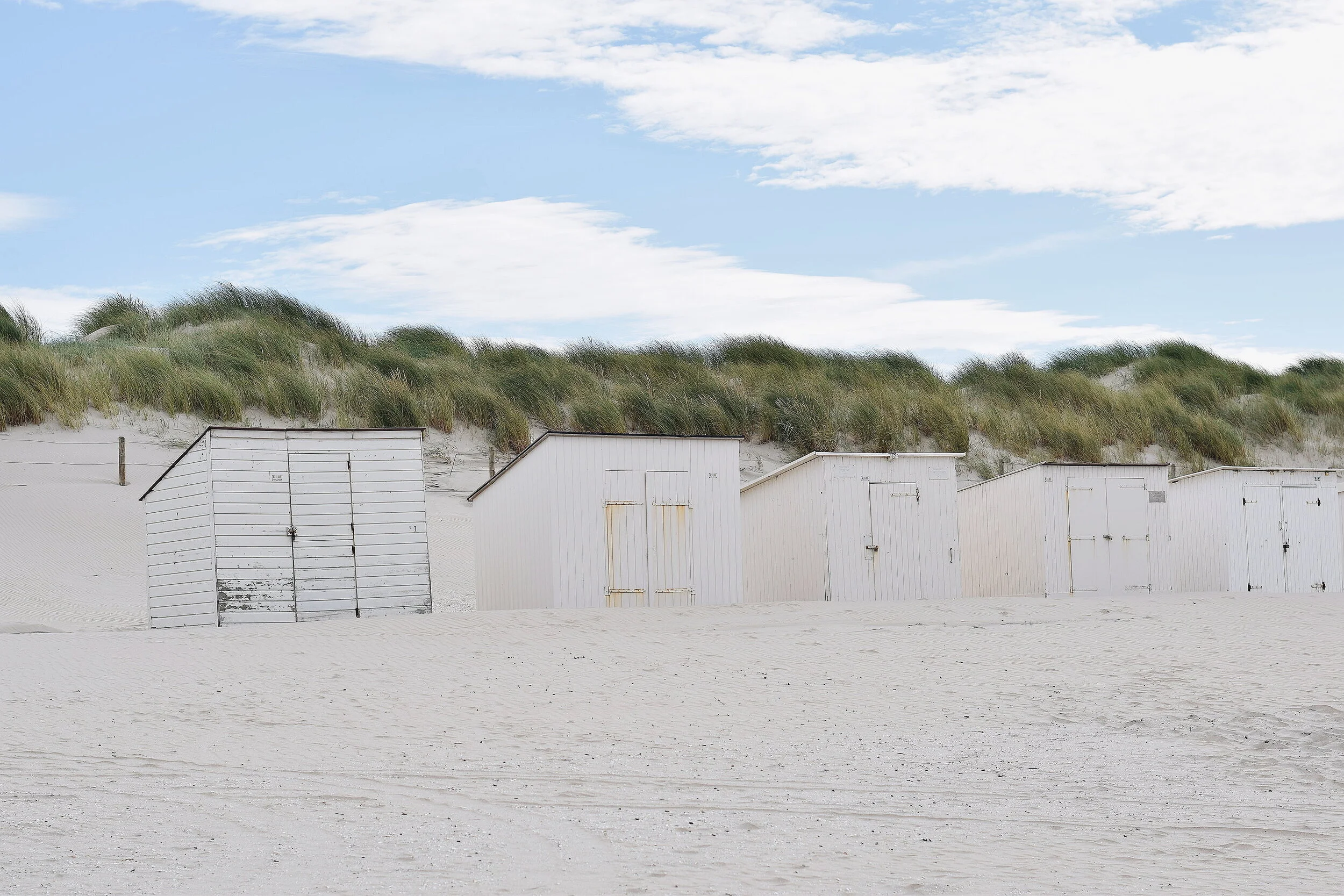 We love to go to the beach in summer. This is the beach in Elrike's hometown. We can just jump on our bikes and be there in 10 minutes!