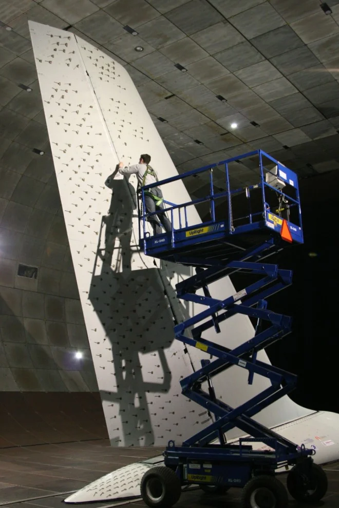 aircraft_tail1-660x990