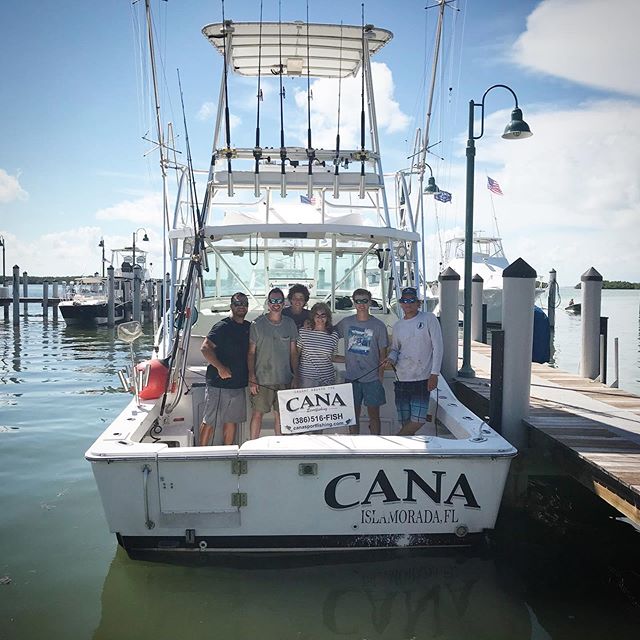 Who says smooth seas never made a skilled sailor?? Not my friends from Mississippi! Blackened/grilled/coconut fried mahi and tuna with their fresh made key lime butter @islamoradafishcompany - dang!! #canasportfishing #islamorada #floridakeys #lovefl