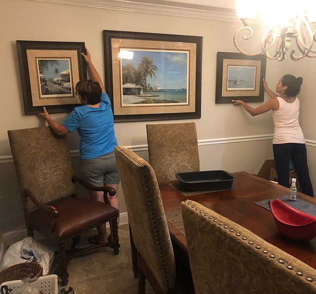 Las señoras Oliveras laying out my Trip Harrison giclées. Thankful I was able to hang onto these, sold many of my favorite originals thanks to Hurricane Matthew interrupting our charters... Who is your fav artist? #Art #artwork #giclée #painting #bimini #sportfish #yacht
