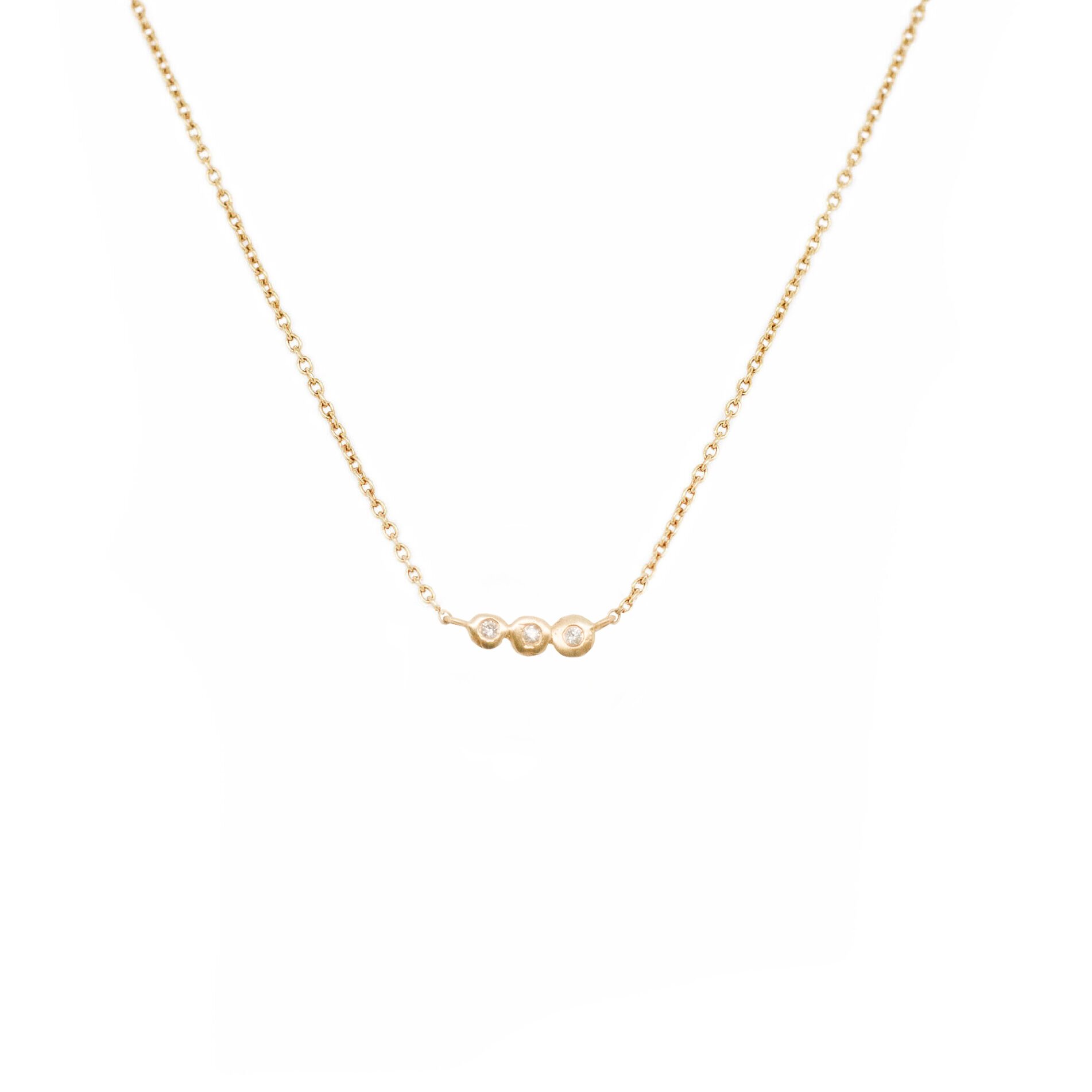 priority_necklace_01-1.jpg