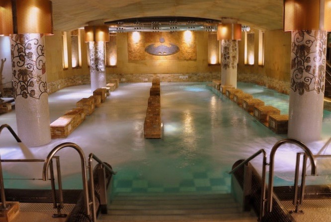 Main-Thalassotherapy-pool-at-La-Perla-Spa-in-European-Capital-of-Culture-San-Sebastián-2 (2).jpg