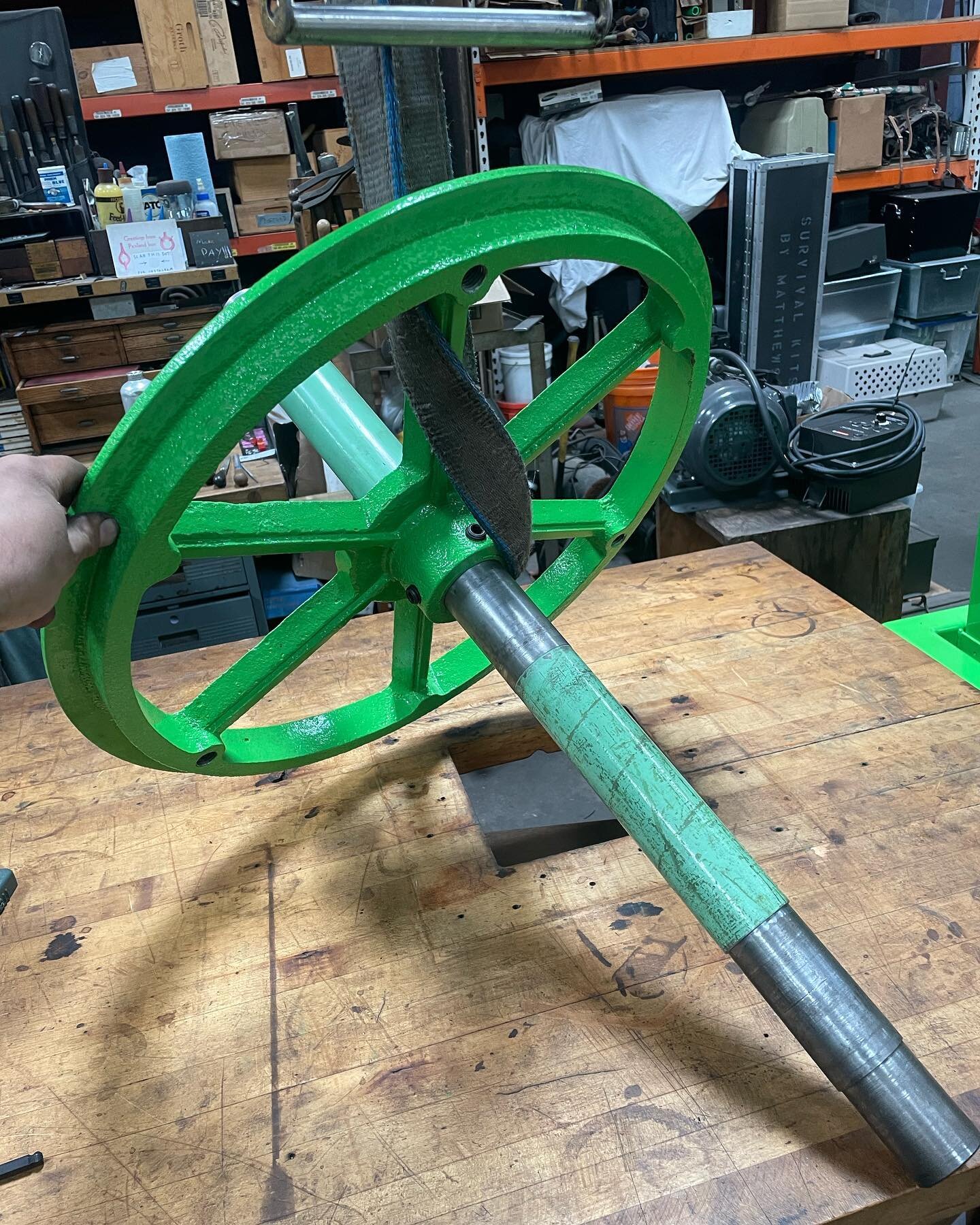 Those cast iron wheels i machined a while ago were for this massive knife grinder I&rsquo;m building for @bernalcutlery 

After machining and powder coating the wheels, here&rsquo;s some process of me using the bridge crane to assemble the iron wheel