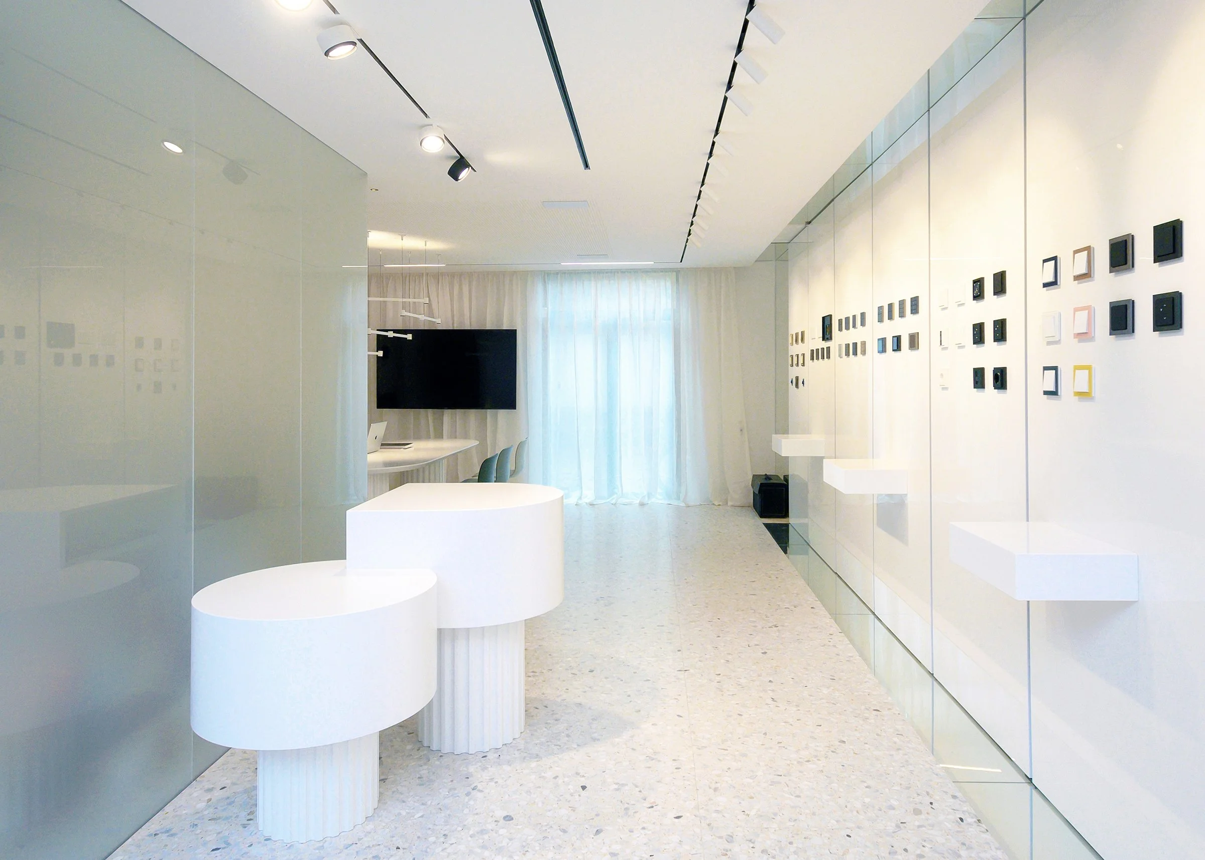 Showroom 5.jpg
