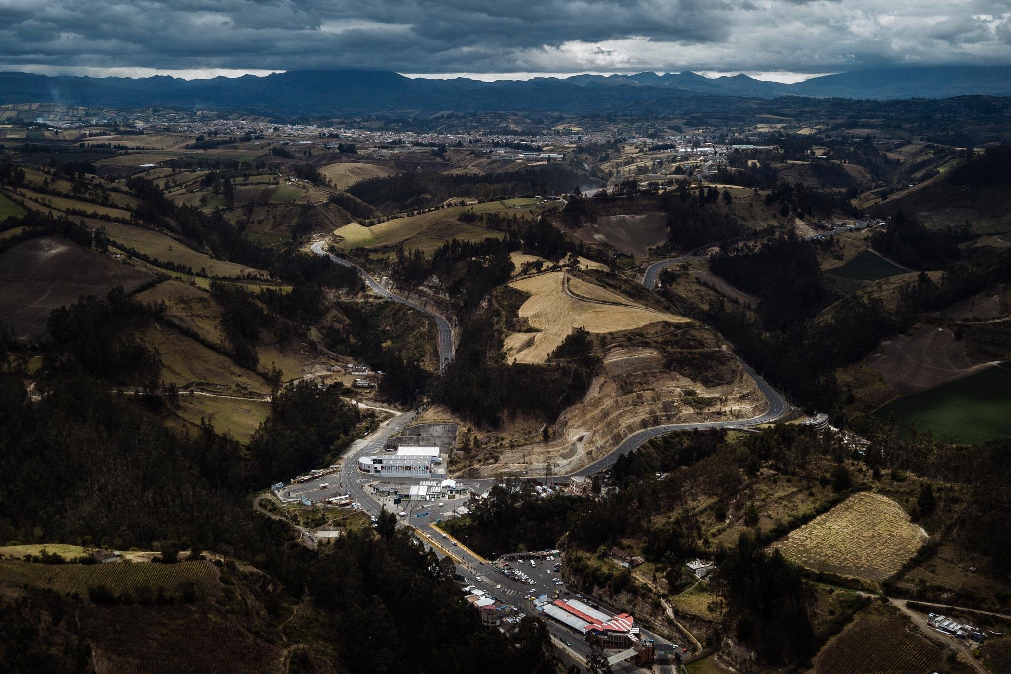 The border between Colombia and Ecuador serves as a major artery along the Andean Corridor for Venezuelans travelling south. Some cross the Rumichaca Bridge regularly while others who cannot secure visas pass through informal and more dangerous path
