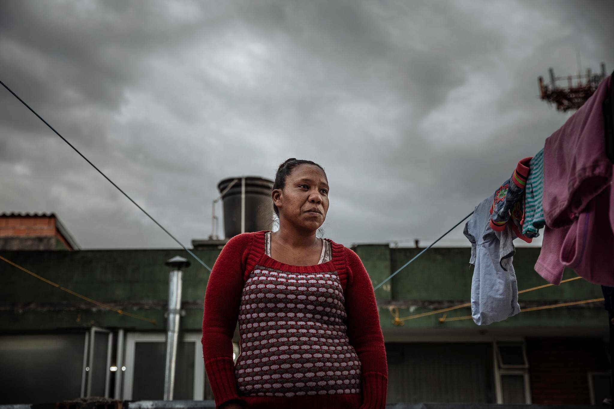Mayelín travelled 1.546 kilometres in four days from her home city of Caracas, Venezuela to Bogotá. She stays at a transit centre with her husband and son in Colombia’s capital. “I’ve worked in the same restaurant since I was 15 years-old. I was ea