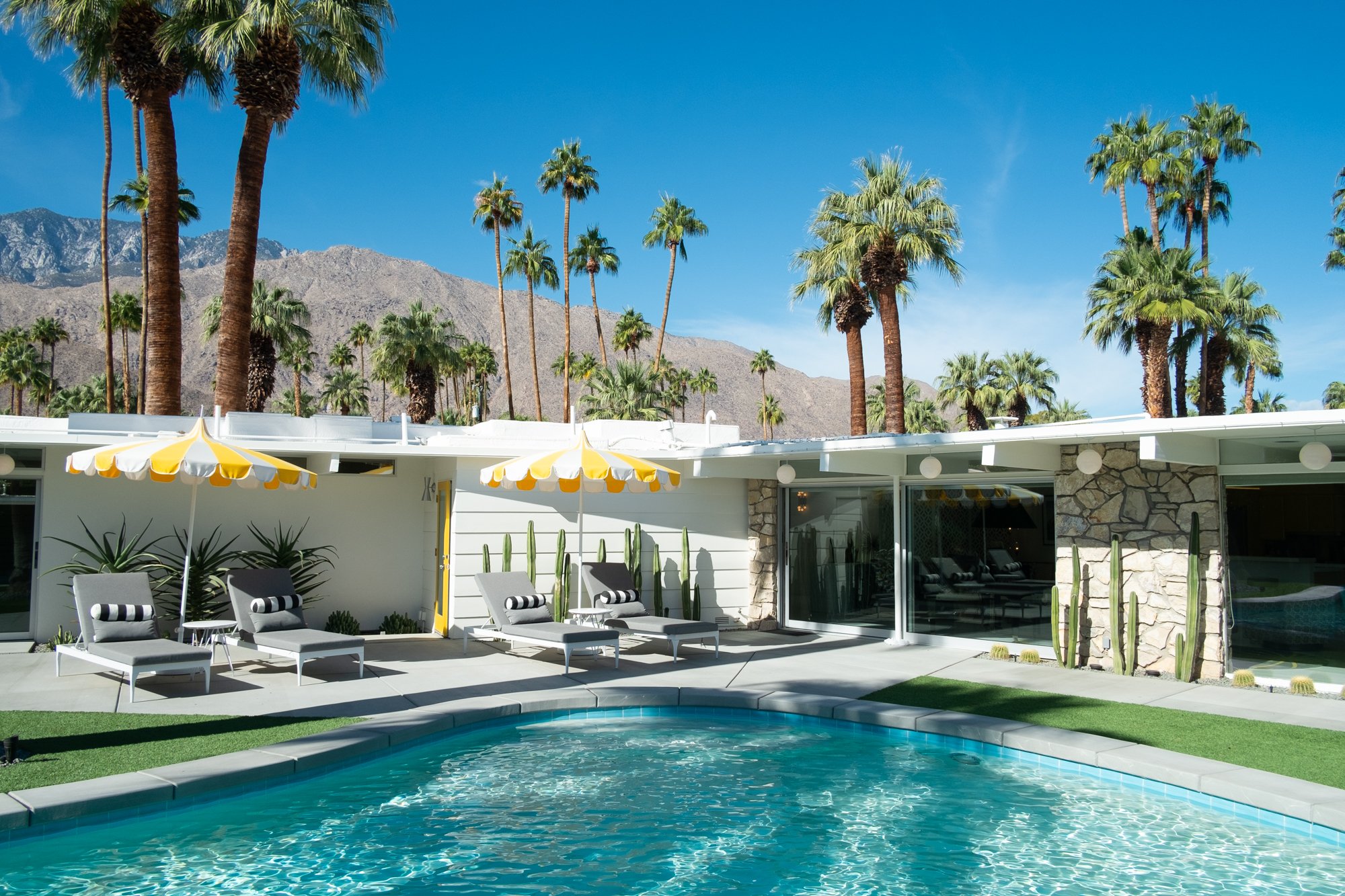 Mid-Century-Home-Palm-Springs-CA-MariahTyler-3.jpg