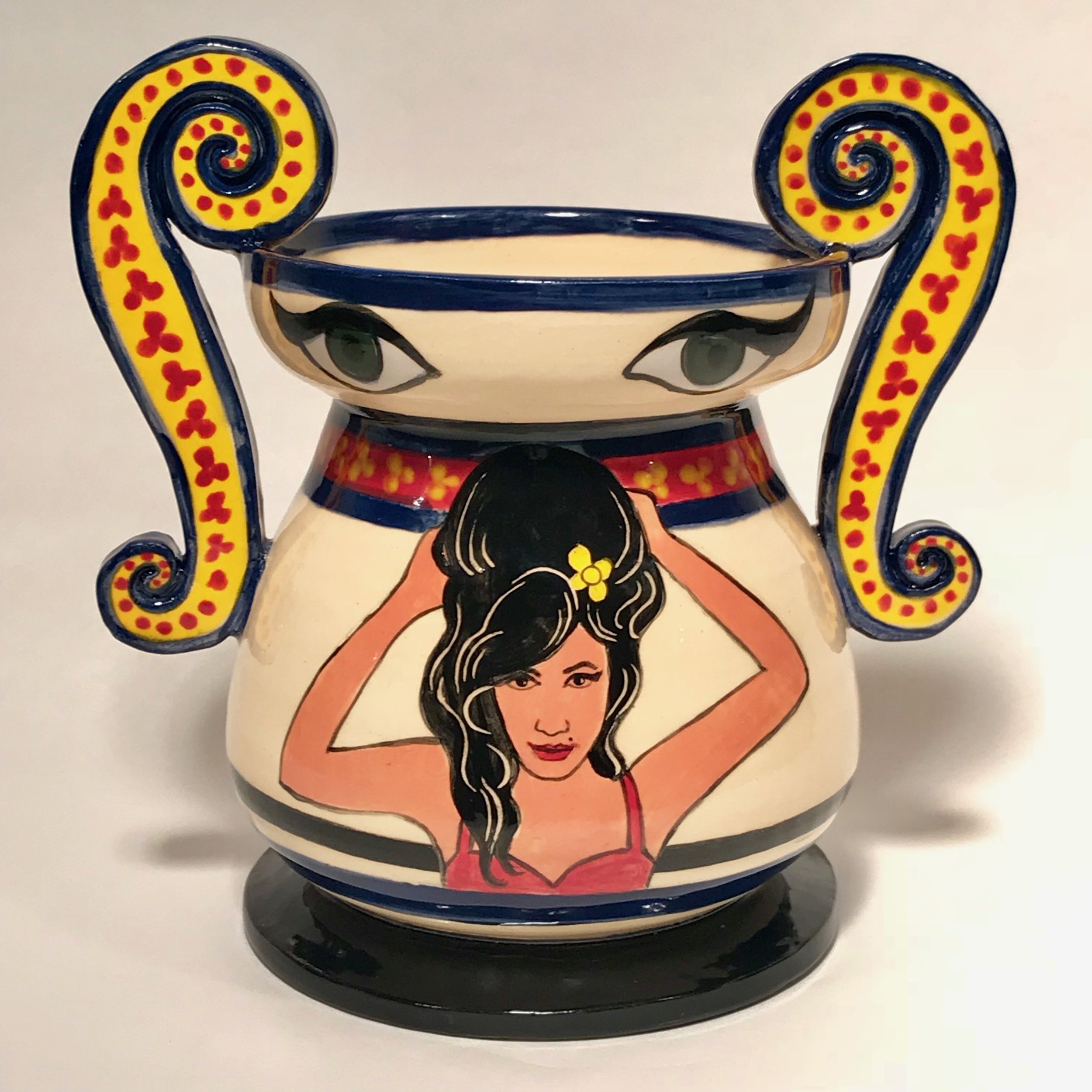 Amy Eyes Vase, front
